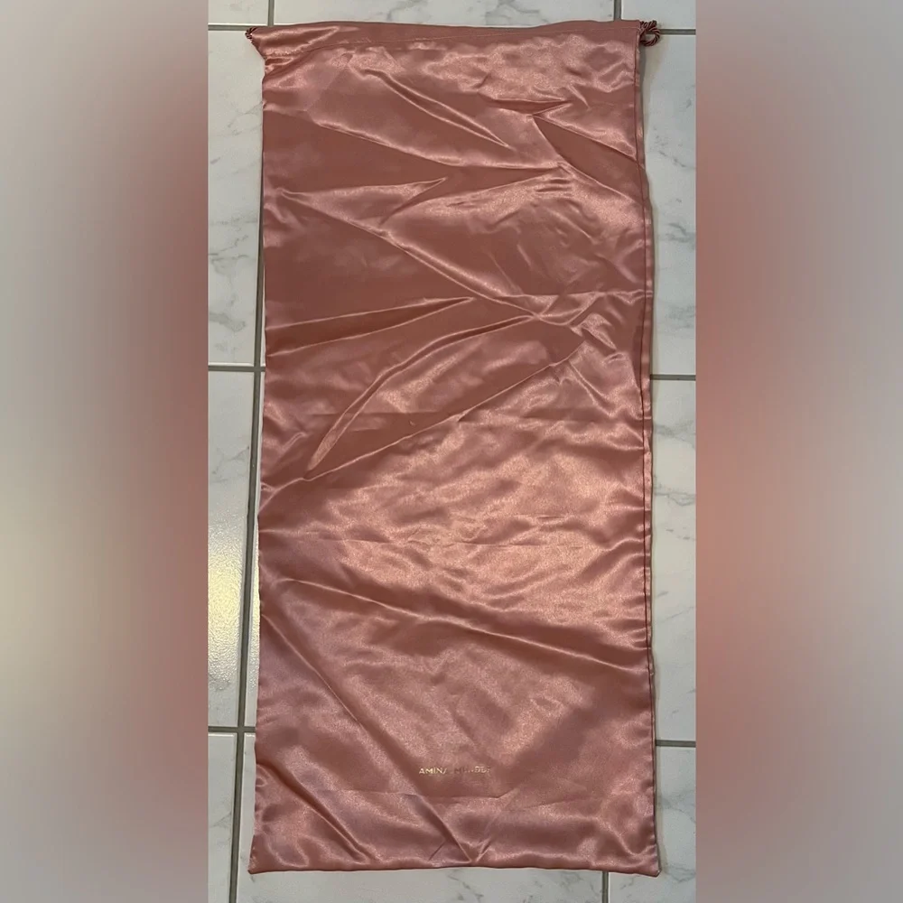 AMINA MUADDI ROSE SATIN FABRIC GARMENT/DUST BAG